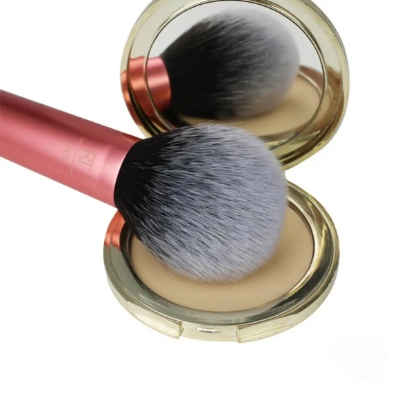 Real Techniques Powder Brush - Picture 5 of 7